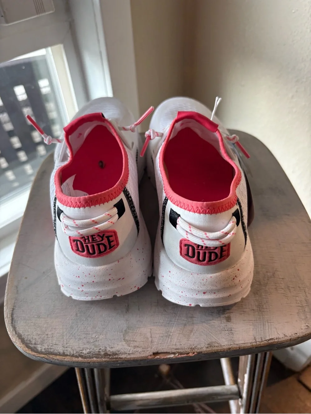 Hey Dudes women’s slip on sneaker, NWT size 6